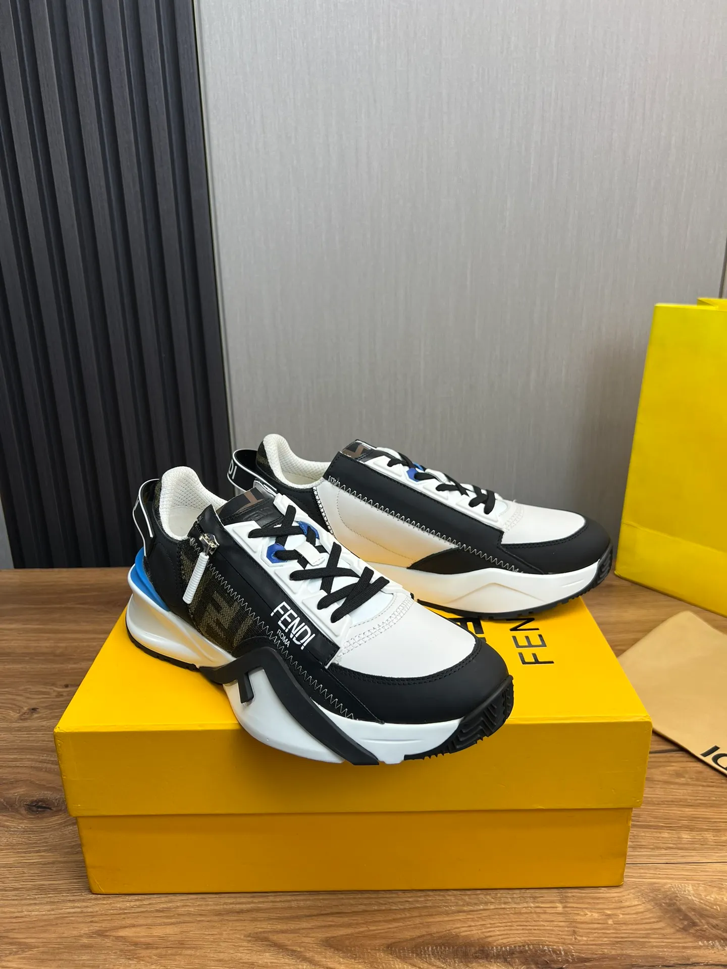 Men's men's shoes💰520💰 Fendi [Fendi] hot style is on the market🔥Fashionable casual men's shoes🔱Made of original brand fly knit fabric. Original cowhide + breathable mesh lining + sheepskin feet. Perfect shape and top quality, you deserve it🔜Original rubber outsole, ultra-light, non-slip and wear-resistant👣 Standard size 38-44